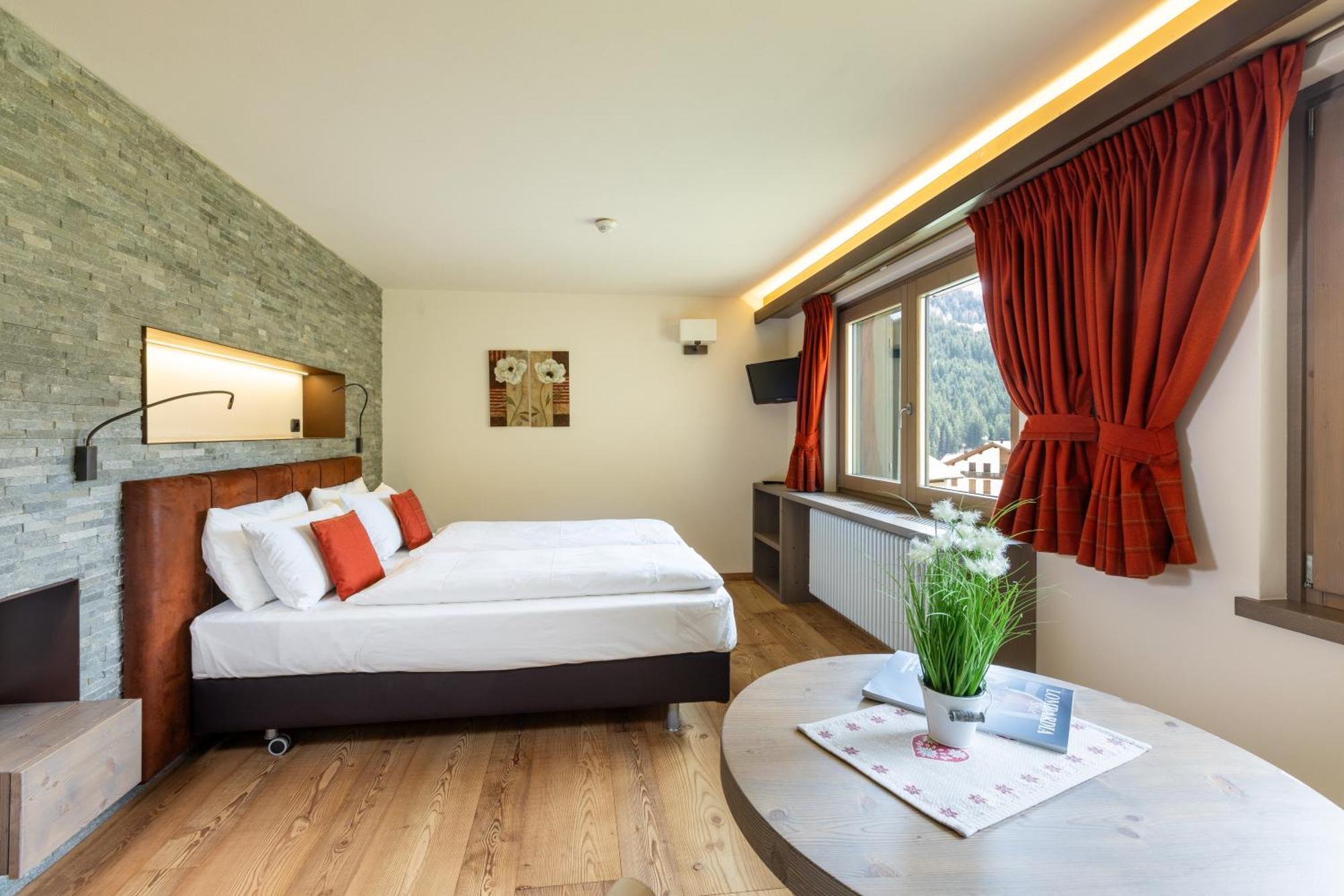 Hotel Cardo Isolaccia Εξωτερικό φωτογραφία