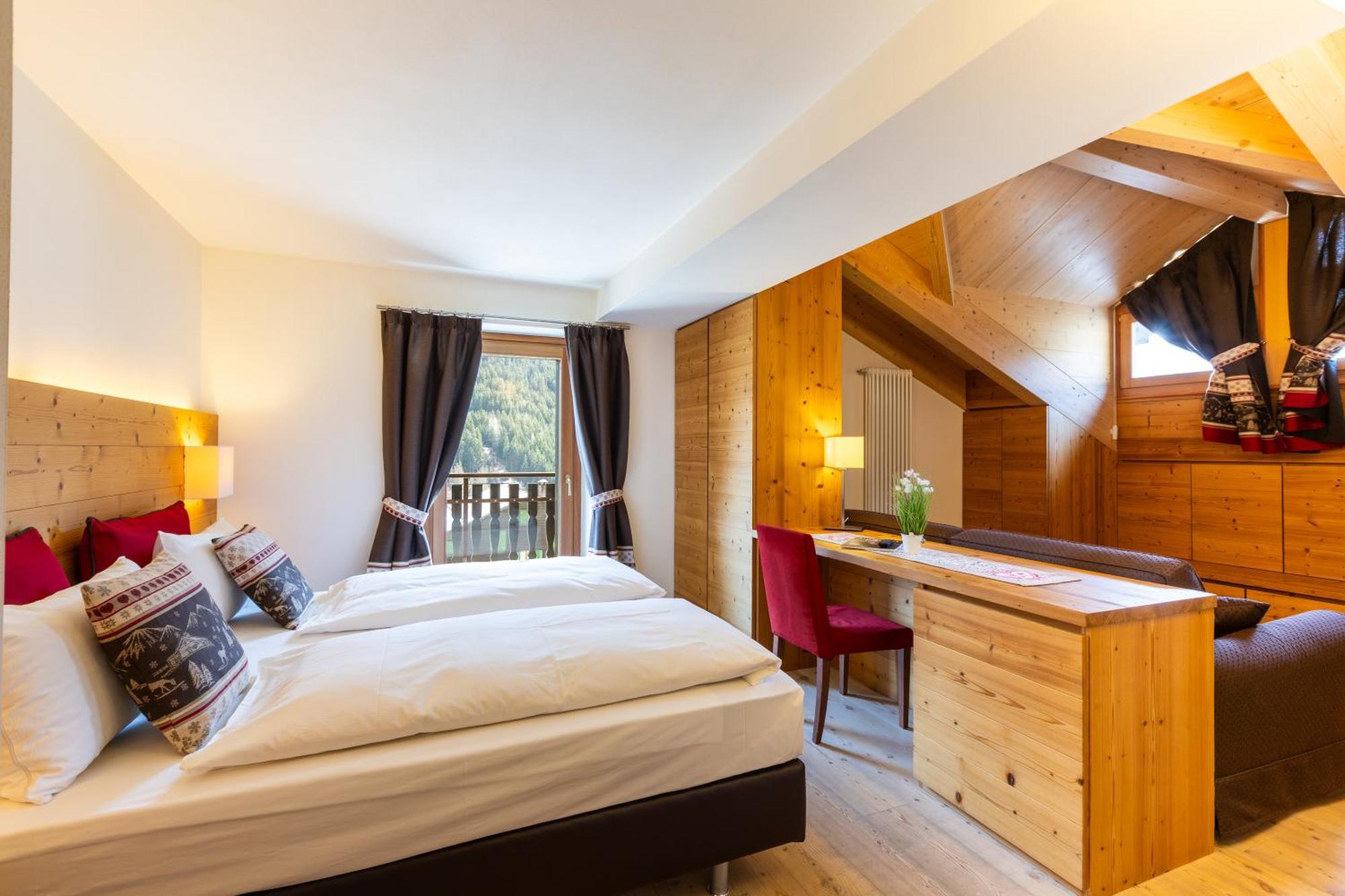 Hotel Cardo Isolaccia Εξωτερικό φωτογραφία