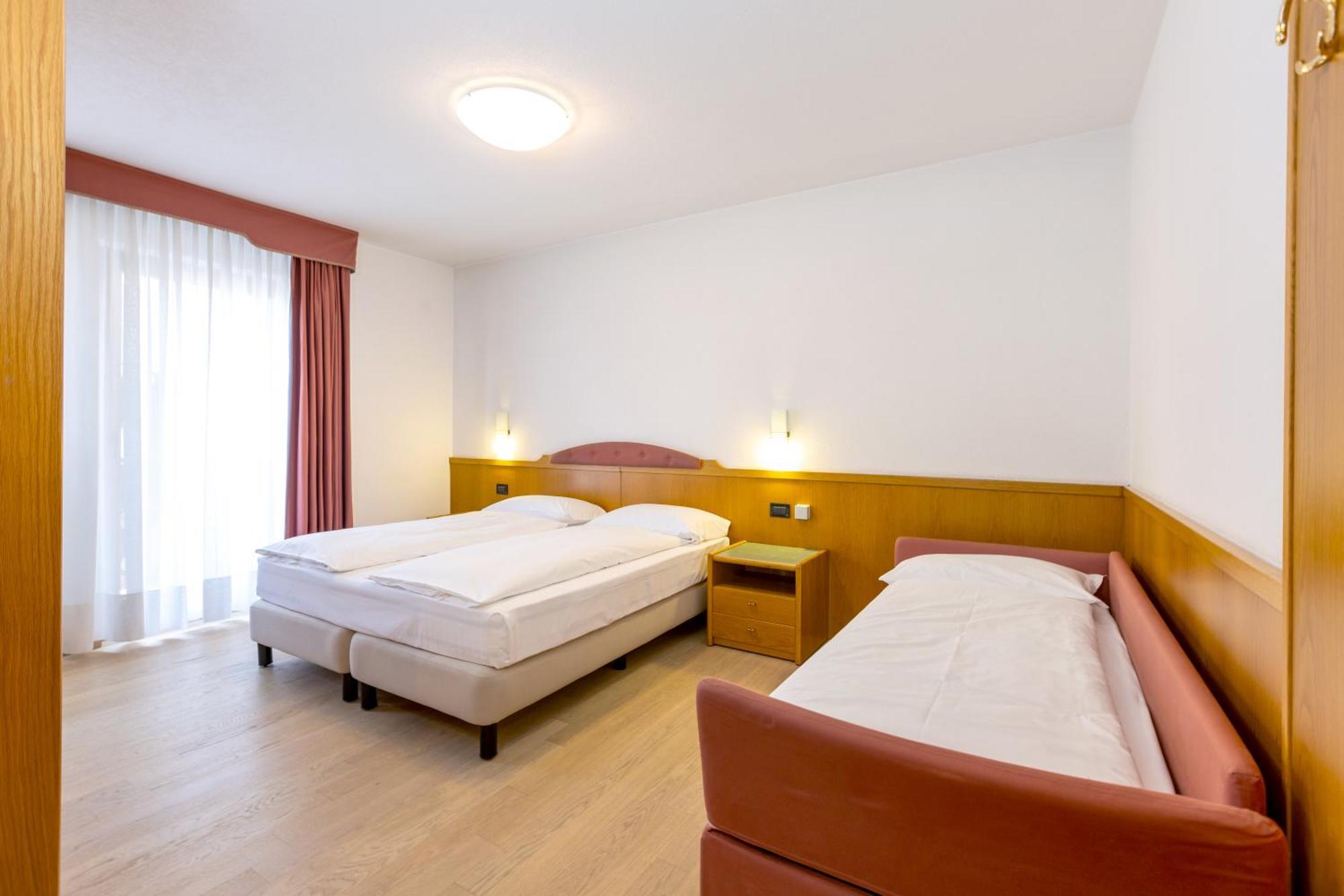 Hotel Cardo Isolaccia Εξωτερικό φωτογραφία