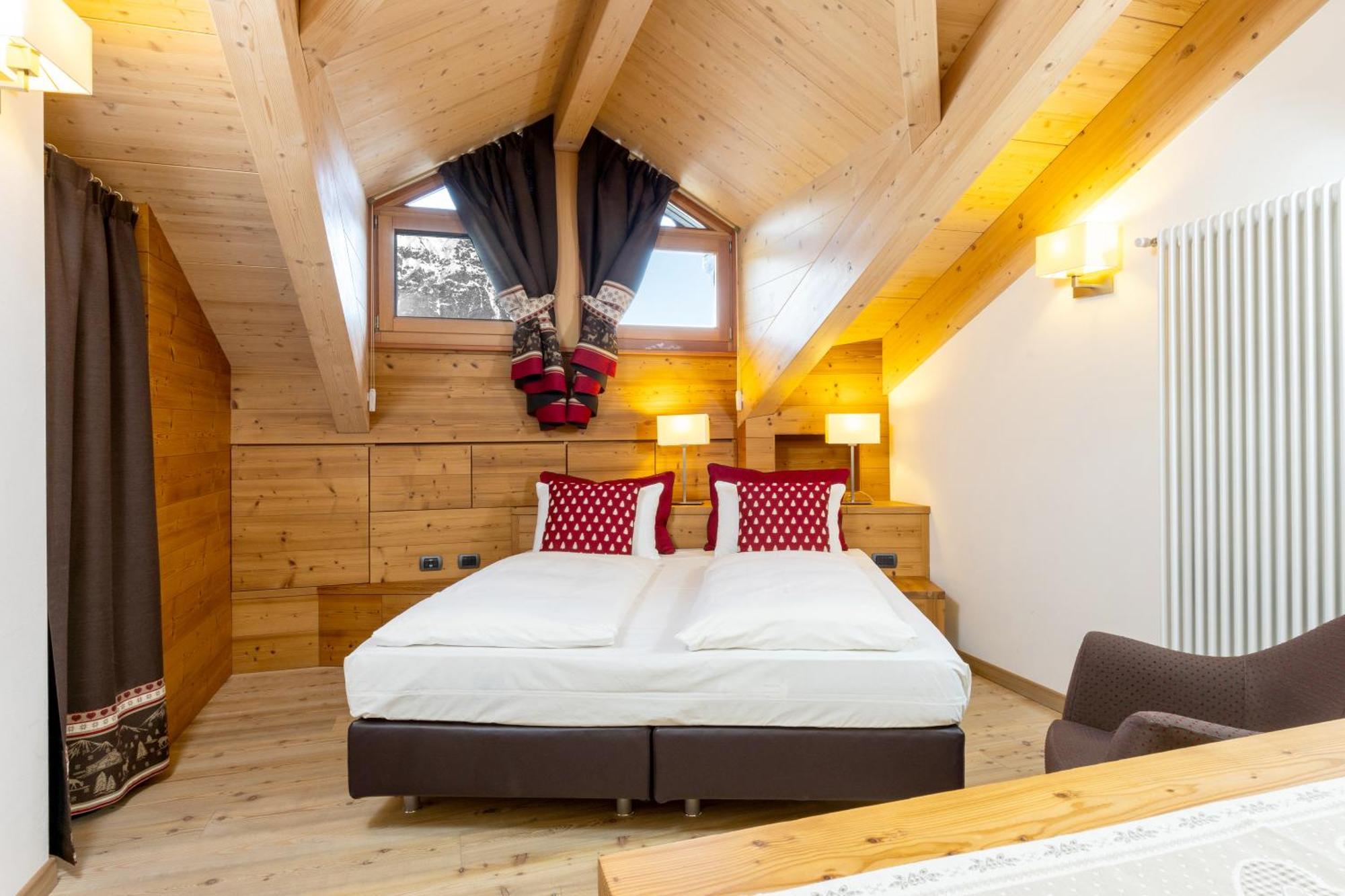 Hotel Cardo Isolaccia Εξωτερικό φωτογραφία