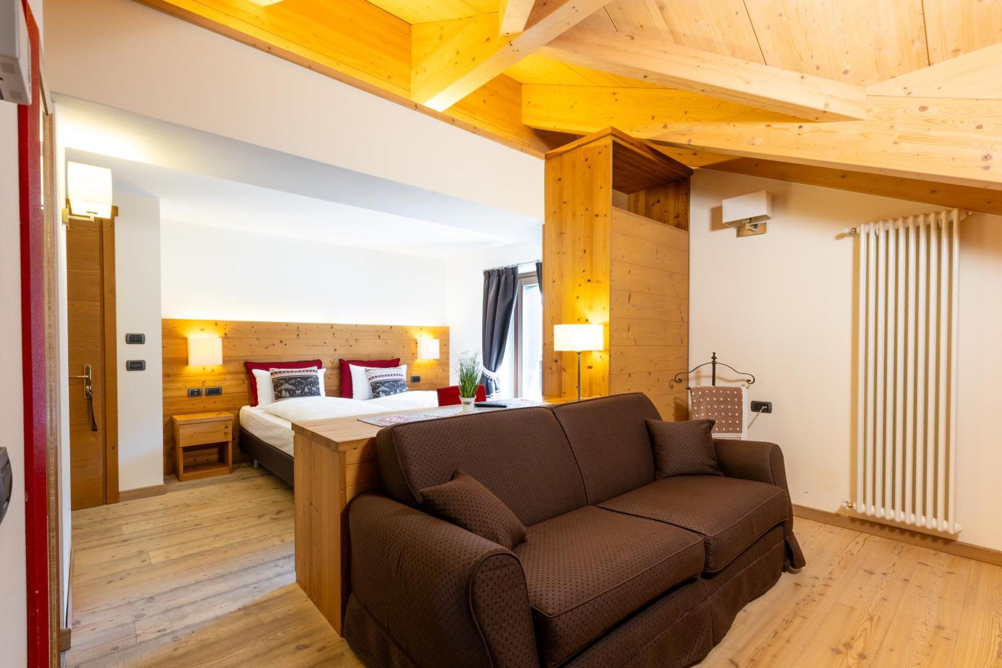 Hotel Cardo Isolaccia Εξωτερικό φωτογραφία