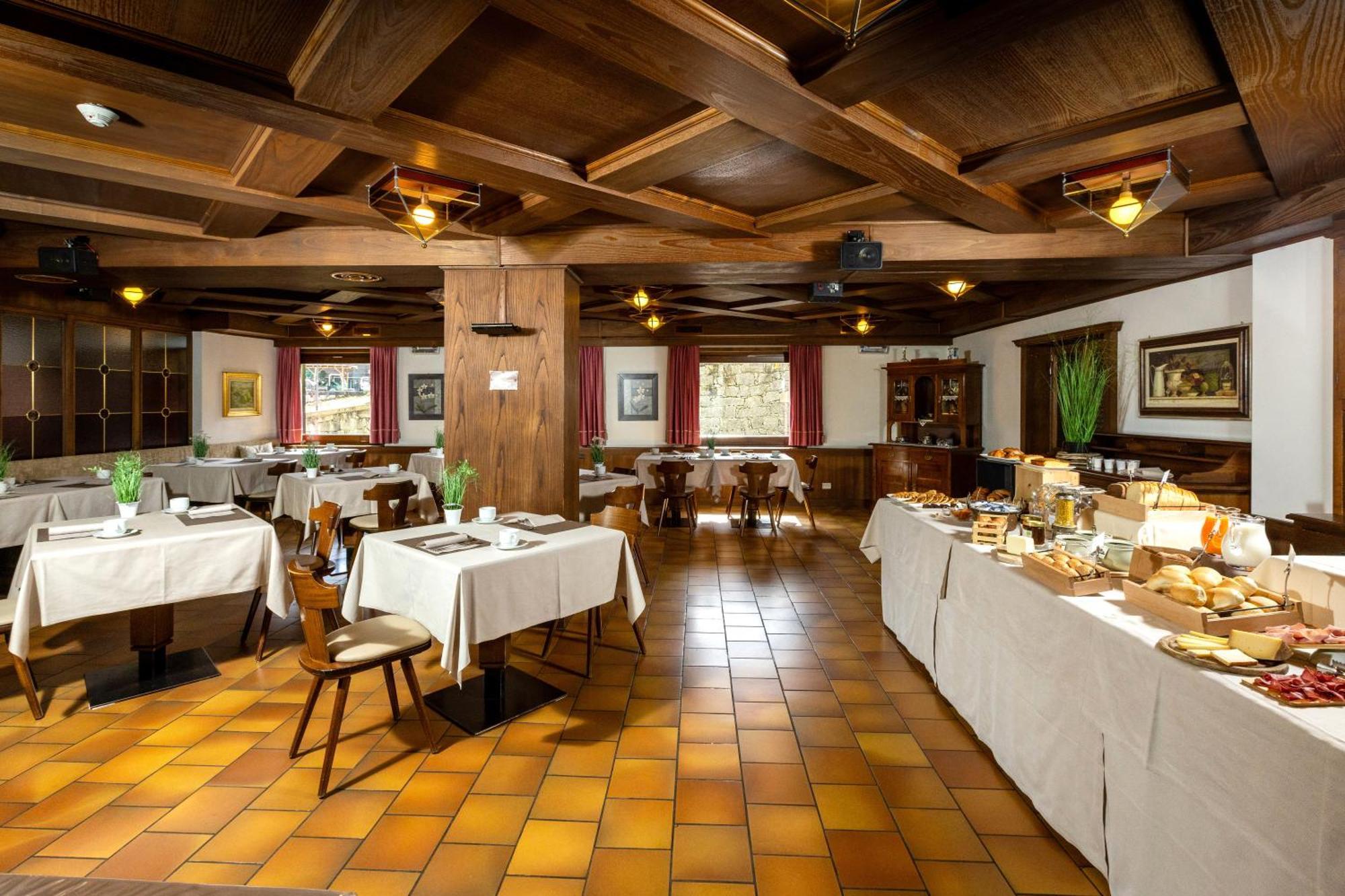 Hotel Cardo Isolaccia Εξωτερικό φωτογραφία