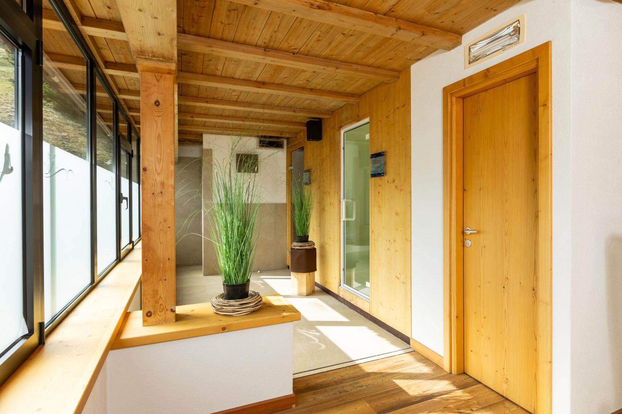 Hotel Cardo Isolaccia Εξωτερικό φωτογραφία