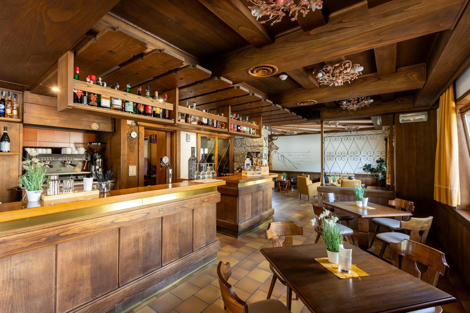Hotel Cardo Isolaccia Εξωτερικό φωτογραφία