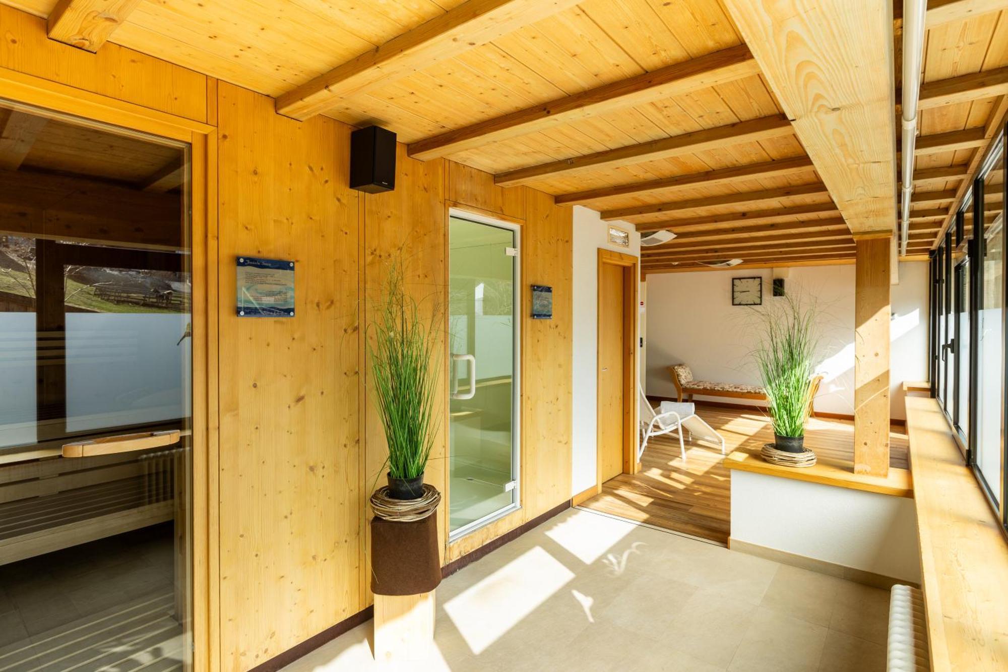 Hotel Cardo Isolaccia Εξωτερικό φωτογραφία