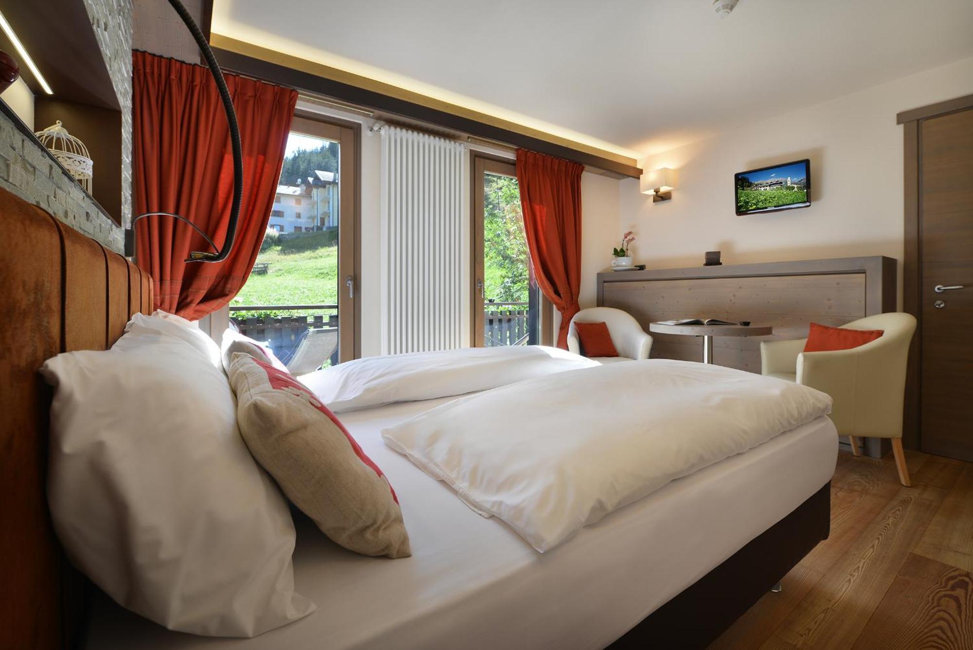 Hotel Cardo Isolaccia Εξωτερικό φωτογραφία