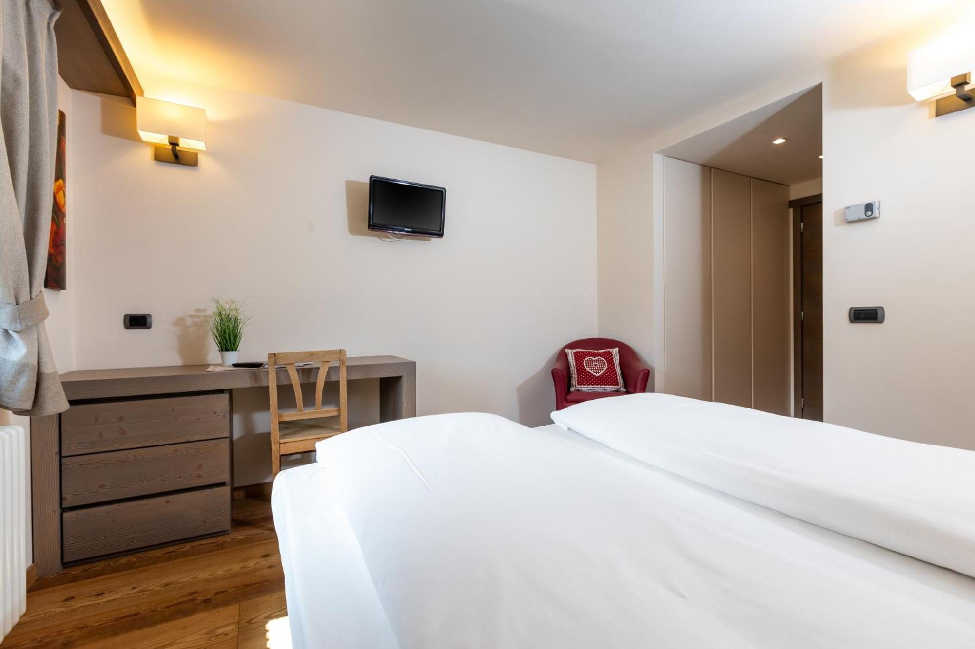 Hotel Cardo Isolaccia Εξωτερικό φωτογραφία